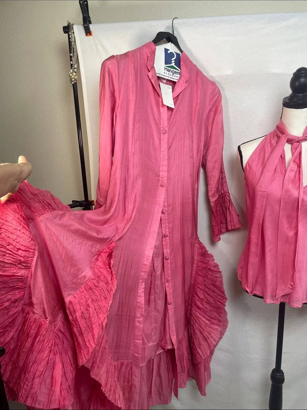 100 % silk 3 pc ruffle Sabina Bach  Palm Desert CA dress bell sleeve tank pants